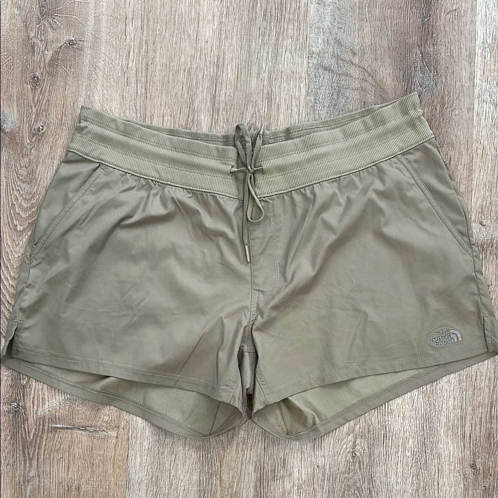 NWT The North Face Women’s Aphrodite Shorts